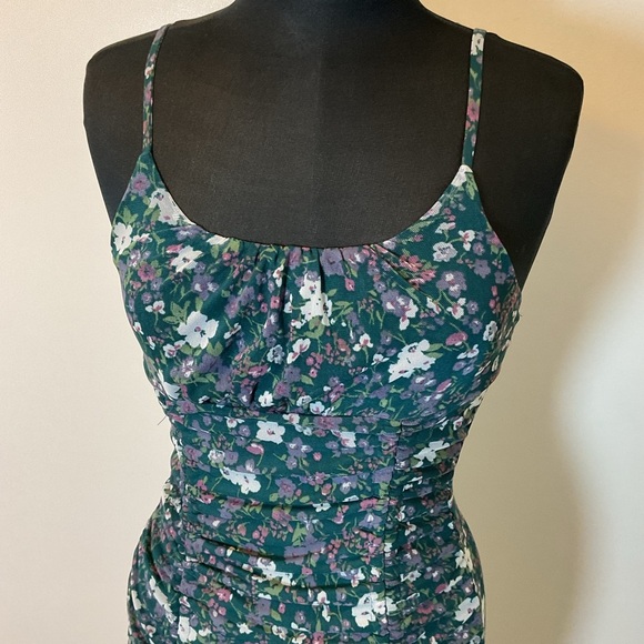 13. Live to be spoiled Floral Mini Ruched Sleeveless Dress Size Small - Picture 3 of 5